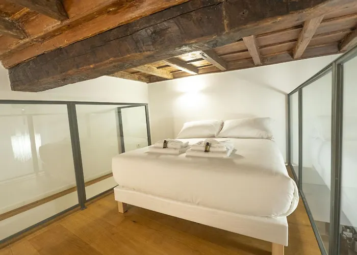 Lovely Nest With Balcony By The Spanish Steps Apartment